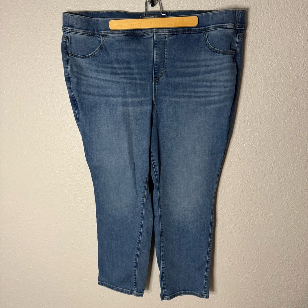 Torrid Lean Jean Size 4S Medium Wash Pull On Elastic Waist Stretch Denim Casual